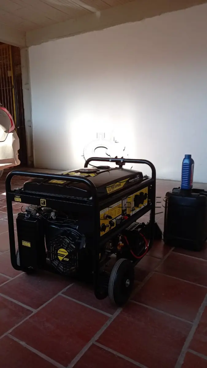 LOTE 01 - GERADOR DE LUZ