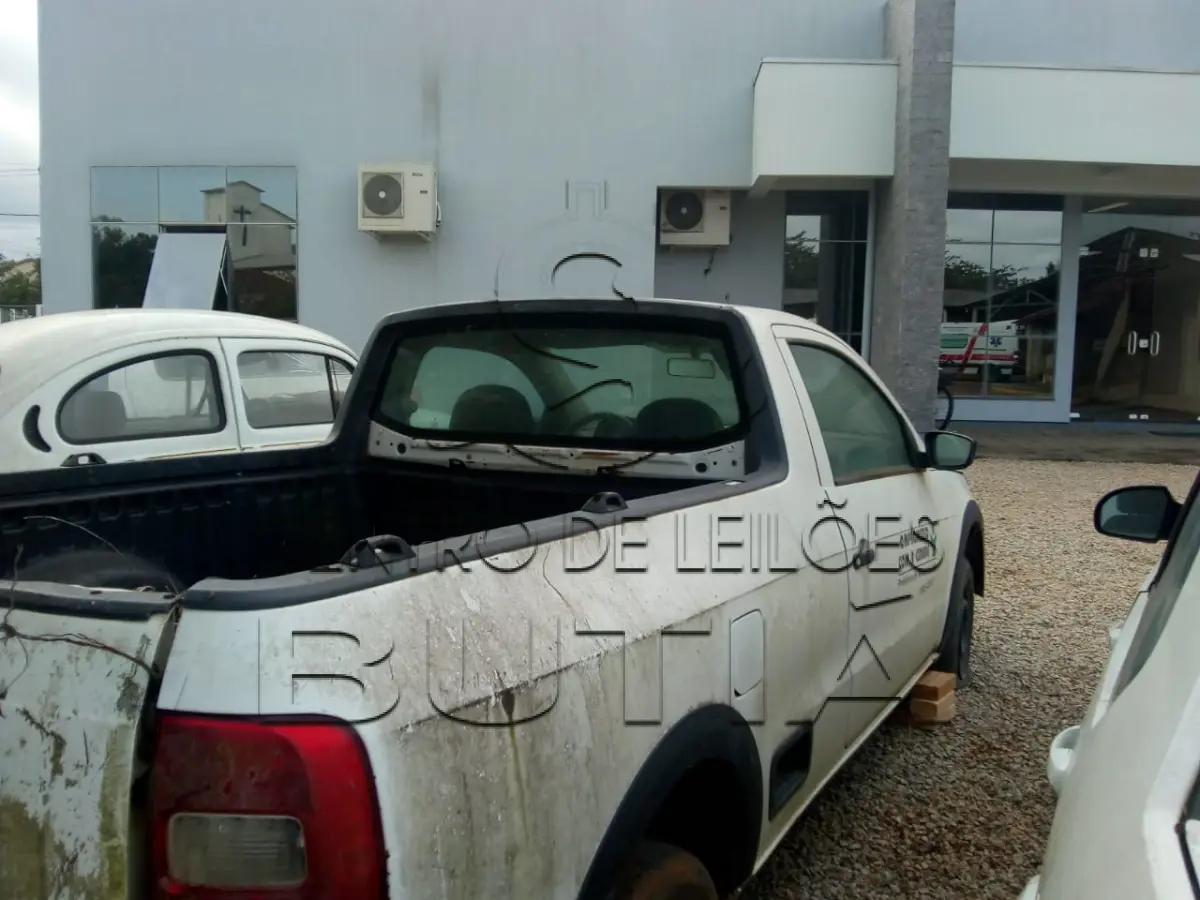 LOTE 001 - CAMIONETA SAVEIRO
