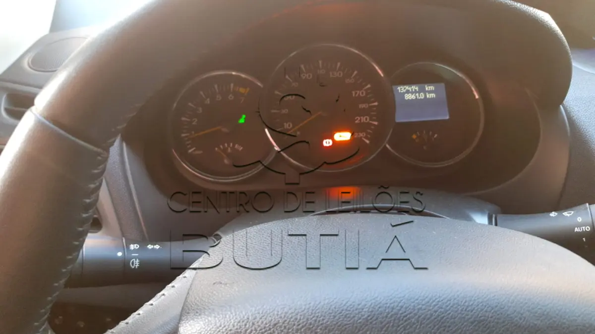 LOTE 004 - FLUENCE DYN (M), PLACA IVE 4655, ANO 2013, MODELO 2014,